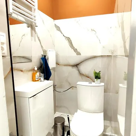 Falcon Apartament *